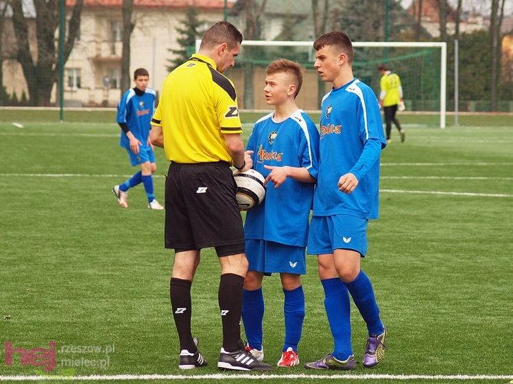 Juniorzy młodsi walczyli z Sandecją Nowy Sącz