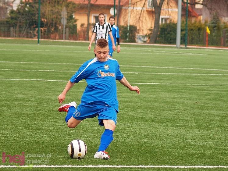 Juniorzy młodsi walczyli z Sandecją Nowy Sącz