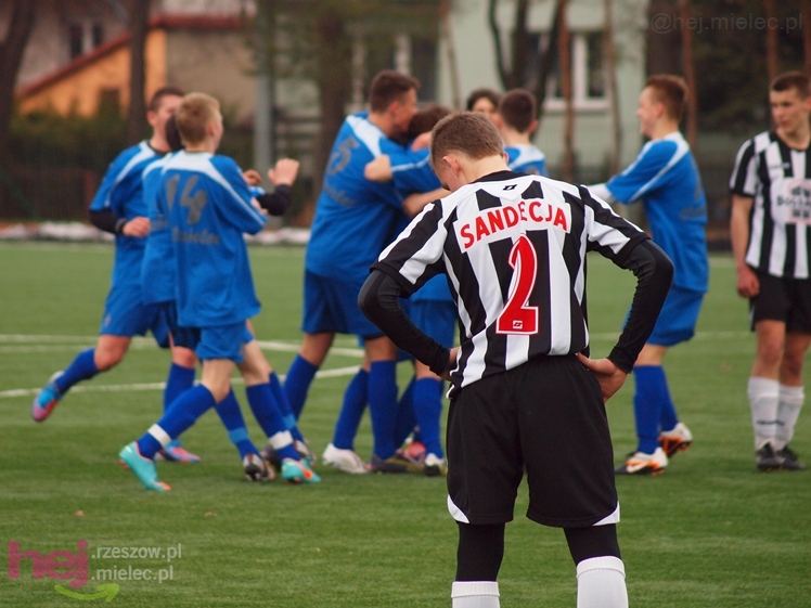 Juniorzy młodsi walczyli z Sandecją Nowy Sącz