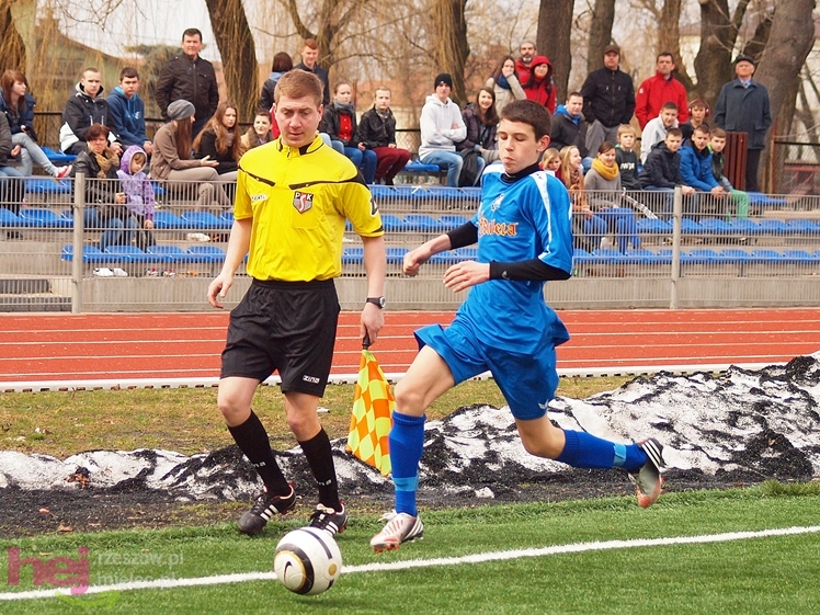 Juniorzy młodsi walczyli z Sandecją Nowy Sącz