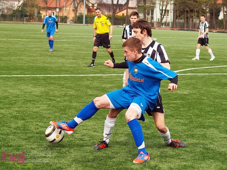 Juniorzy młodsi walczyli z Sandecją Nowy Sącz
