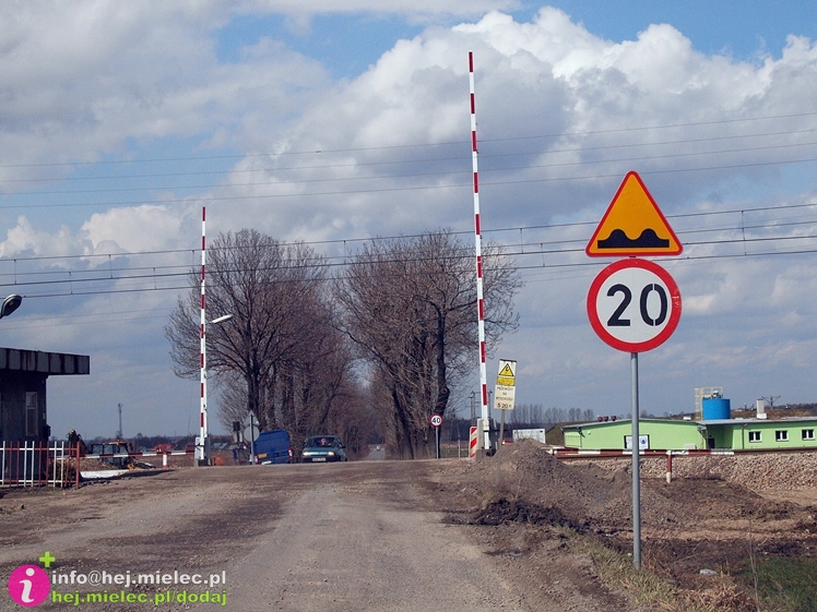Objazd do Dębicy rozsypał się zupełnie. A będzie to dojazd do autostrady