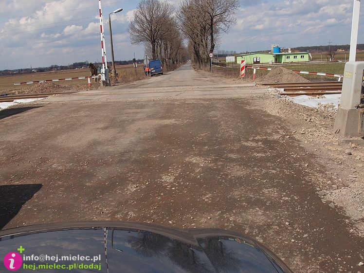 Objazd do Dębicy rozsypał się zupełnie. A będzie to dojazd do autostrady