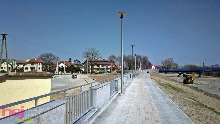 Na bulwarach prace porządkowe, ogrodnicze, wykończeniowe