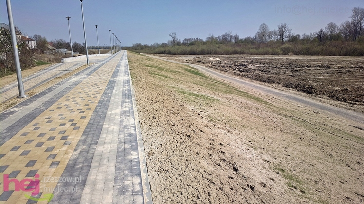 Na bulwarach prace porządkowe, ogrodnicze, wykończeniowe