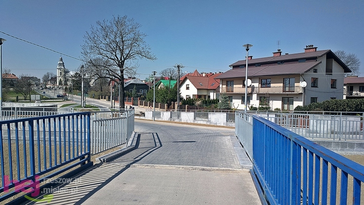 Na bulwarach prace porządkowe, ogrodnicze, wykończeniowe