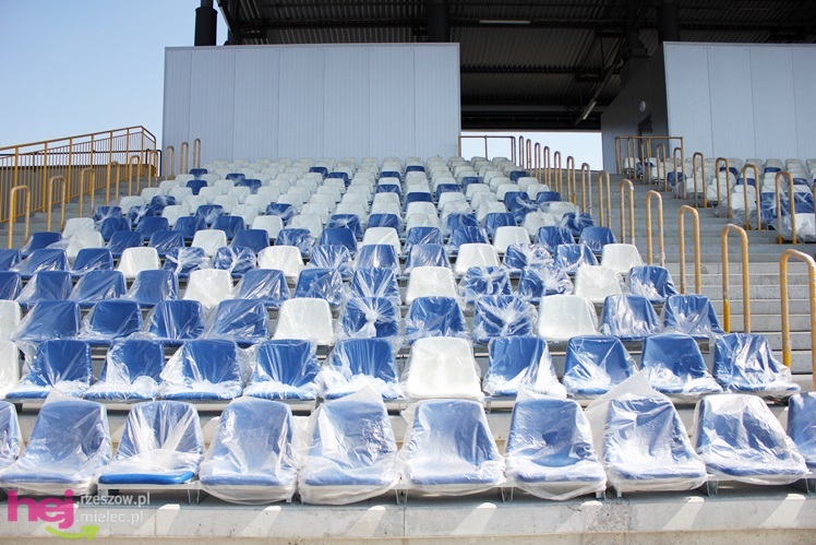 Na stadionie miejskim ruszyły prace przy bieżni