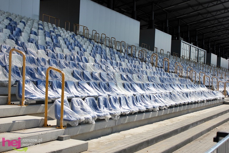 Na stadionie miejskim ruszyły prace przy bieżni