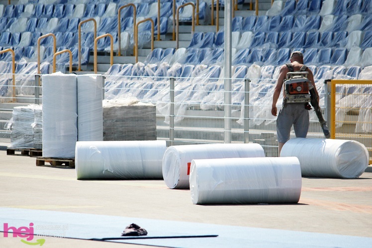 Na stadionie miejskim ruszyły prace przy bieżni