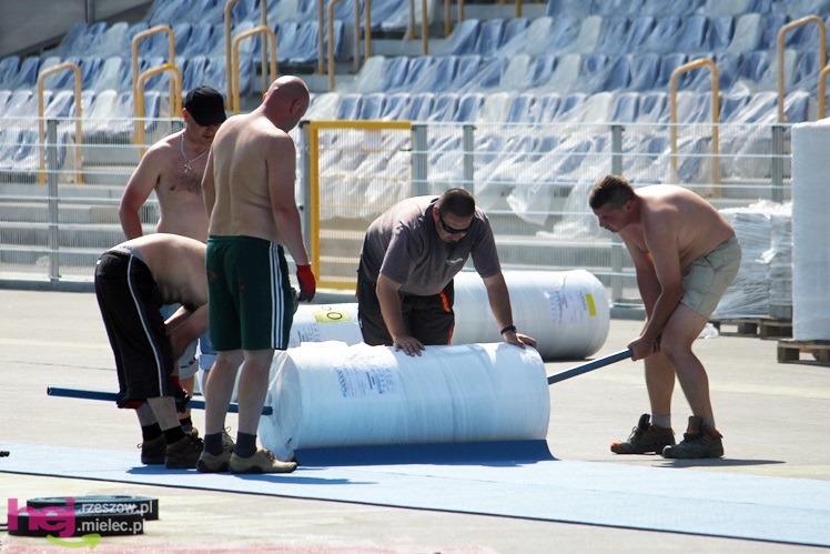 Na stadionie miejskim ruszyły prace przy bieżni