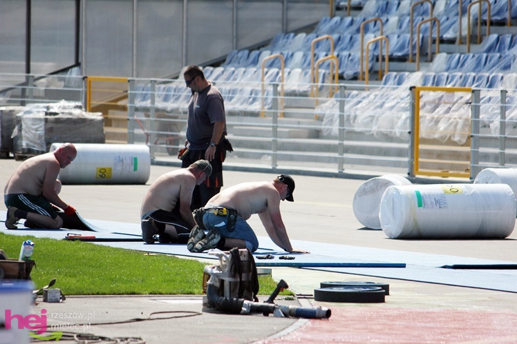 Na stadionie miejskim ruszyły prace przy bieżni