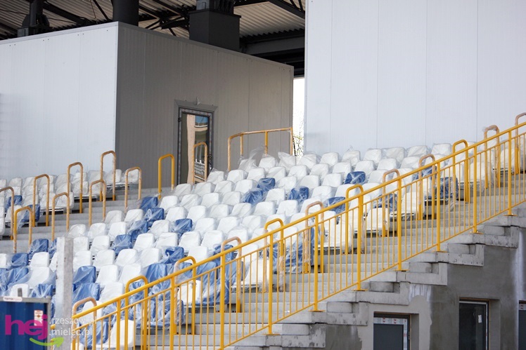 Na stadionie miejskim ruszyły prace przy bieżni