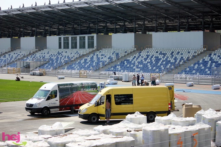 Na stadionie miejskim ruszyły prace przy bieżni