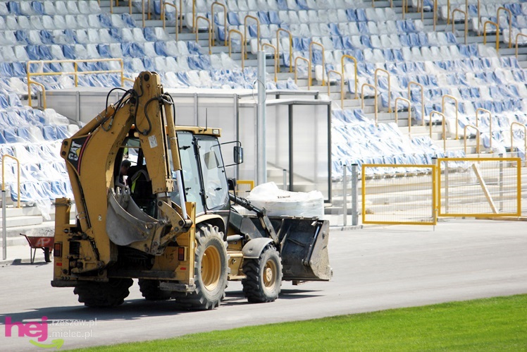 Na stadionie miejskim ruszyły prace przy bieżni