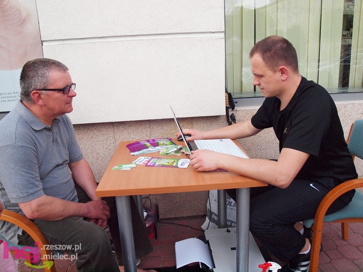 Zabawa z JOY Fitness Club na Placu Armii Krajowej