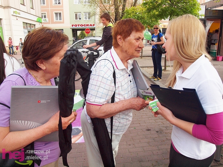 Zabawa z JOY Fitness Club na Placu Armii Krajowej