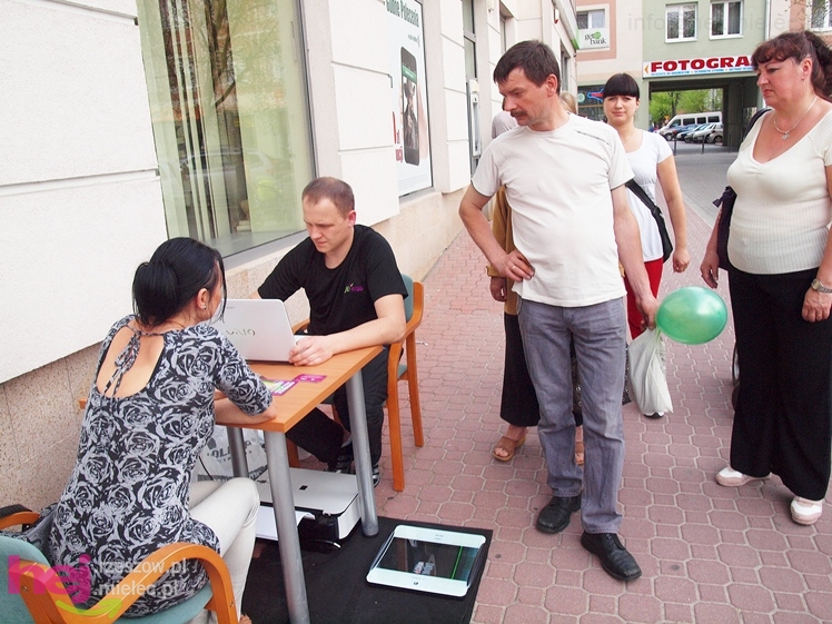 Zabawa z JOY Fitness Club na Placu Armii Krajowej