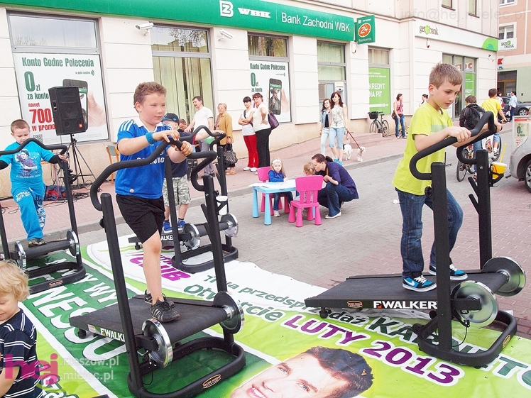 Zabawa z JOY Fitness Club na Placu Armii Krajowej