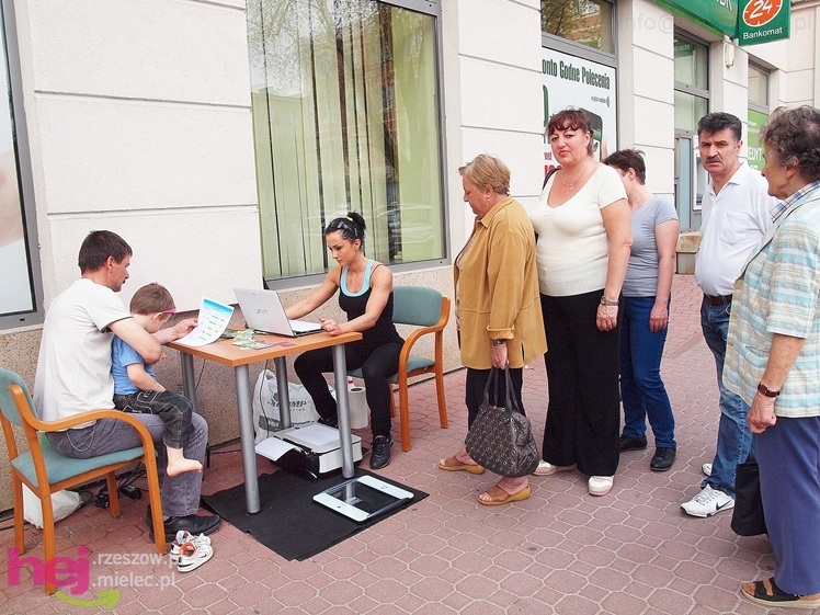 Zabawa z JOY Fitness Club na Placu Armii Krajowej