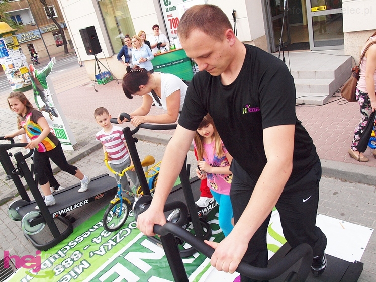 Zabawa z JOY Fitness Club na Placu Armii Krajowej