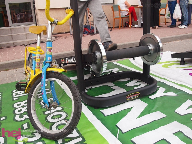 Zabawa z JOY Fitness Club na Placu Armii Krajowej