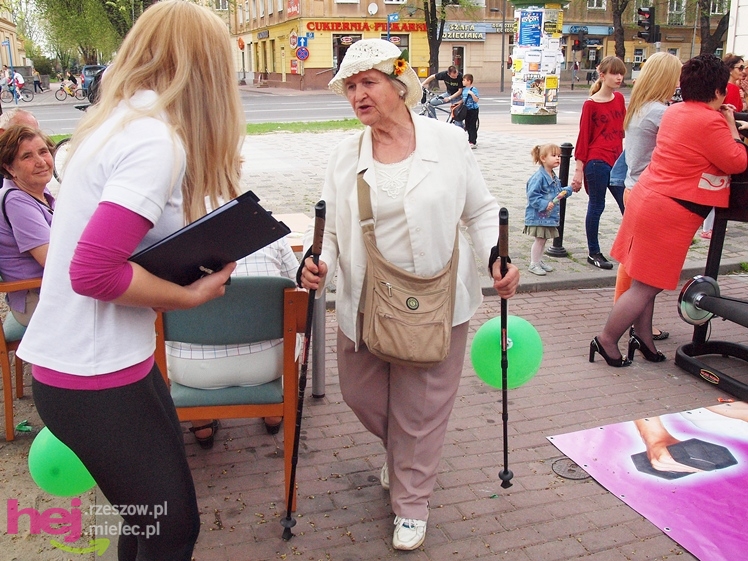 Zabawa z JOY Fitness Club na Placu Armii Krajowej