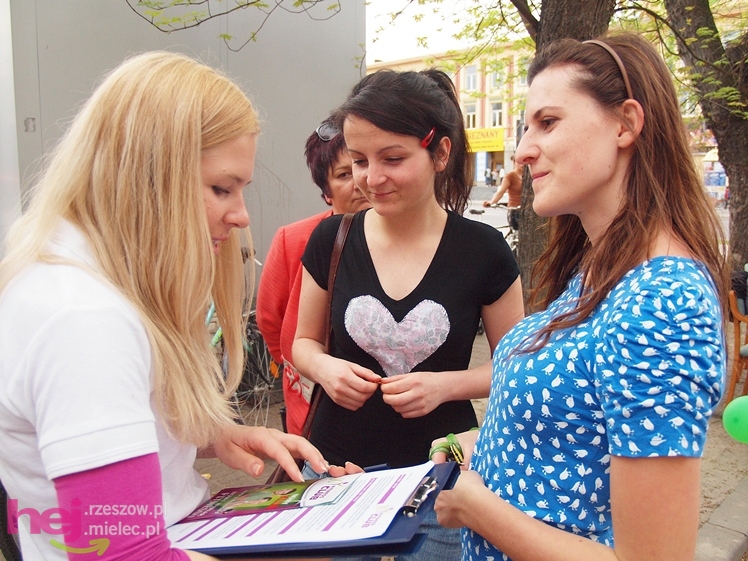 Zabawa z JOY Fitness Club na Placu Armii Krajowej