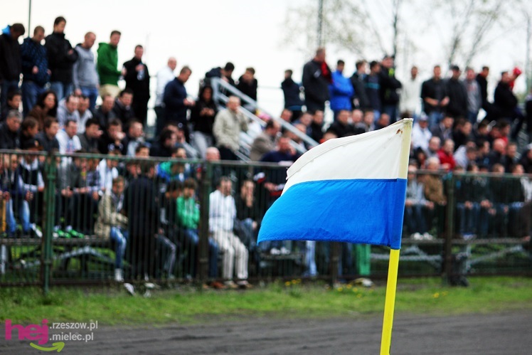 Zwycięski marsz piłkarzy Stali Mielec! Zwycięstwo w hicie kolejki!