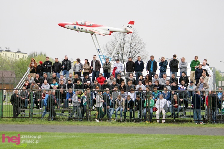 Zwycięski marsz piłkarzy Stali Mielec! Zwycięstwo w hicie kolejki!