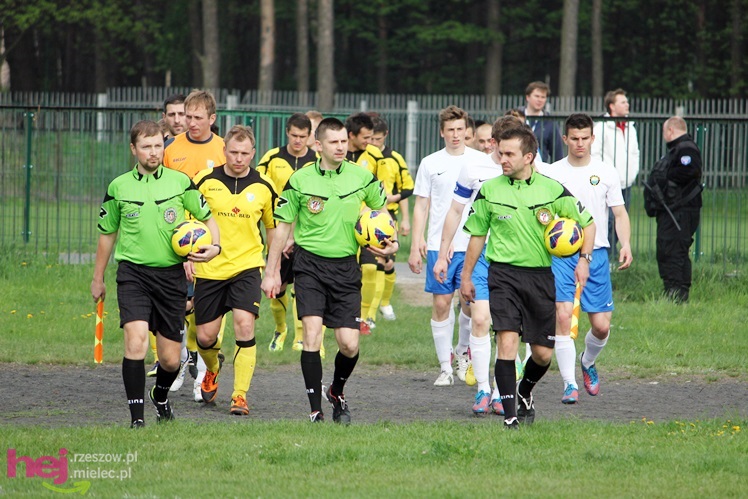 Zwycięski marsz piłkarzy Stali Mielec! Zwycięstwo w hicie kolejki!