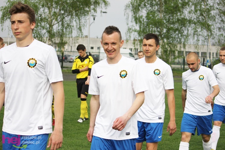 Zwycięski marsz piłkarzy Stali Mielec! Zwycięstwo w hicie kolejki!