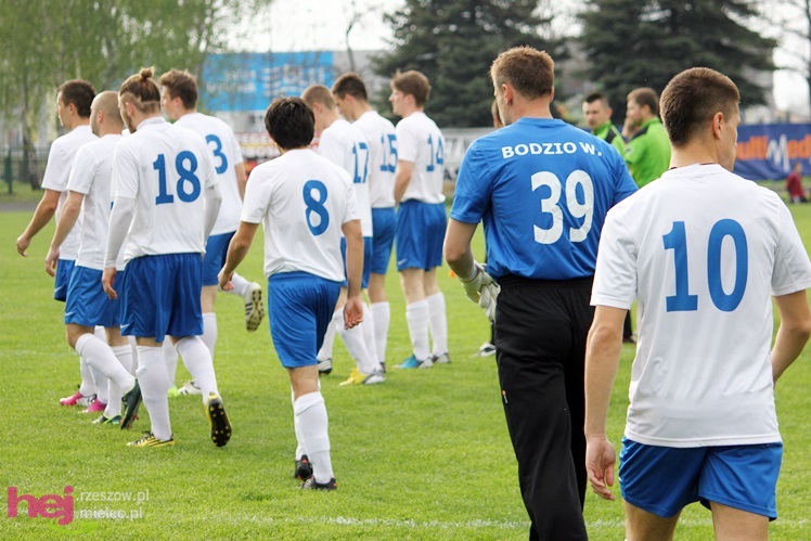 Zwycięski marsz piłkarzy Stali Mielec! Zwycięstwo w hicie kolejki!