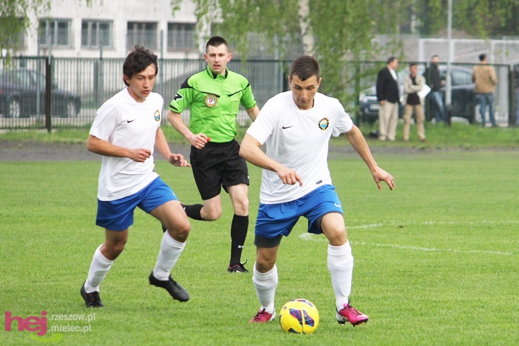 Zwycięski marsz piłkarzy Stali Mielec! Zwycięstwo w hicie kolejki!