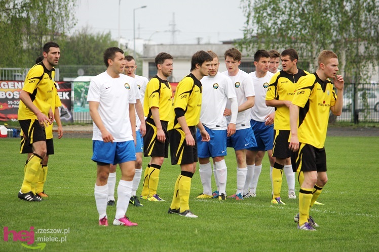 Zwycięski marsz piłkarzy Stali Mielec! Zwycięstwo w hicie kolejki!