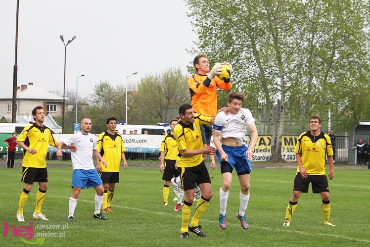 Zwycięski marsz piłkarzy Stali Mielec! Zwycięstwo w hicie kolejki!