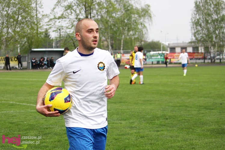 Zwycięski marsz piłkarzy Stali Mielec! Zwycięstwo w hicie kolejki!