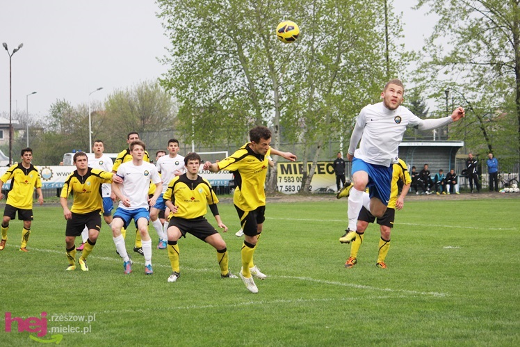 Zwycięski marsz piłkarzy Stali Mielec! Zwycięstwo w hicie kolejki!