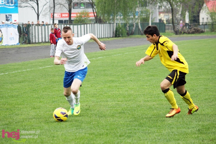 Zwycięski marsz piłkarzy Stali Mielec! Zwycięstwo w hicie kolejki!