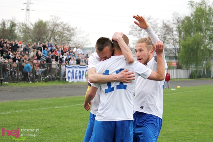 Zwycięski marsz piłkarzy Stali Mielec! Zwycięstwo w hicie kolejki!