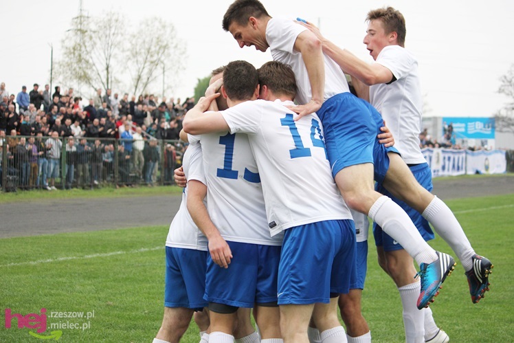 Zwycięski marsz piłkarzy Stali Mielec! Zwycięstwo w hicie kolejki!