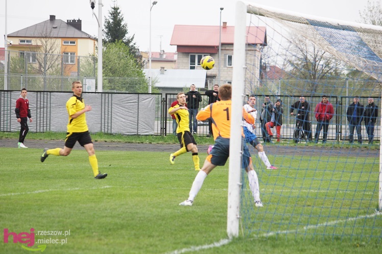 Zwycięski marsz piłkarzy Stali Mielec! Zwycięstwo w hicie kolejki!