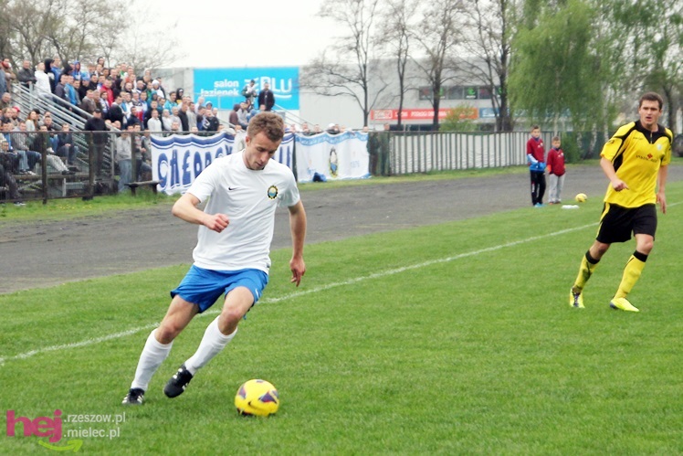 Zwycięski marsz piłkarzy Stali Mielec! Zwycięstwo w hicie kolejki!