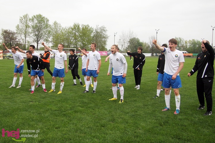 Zwycięski marsz piłkarzy Stali Mielec! Zwycięstwo w hicie kolejki!