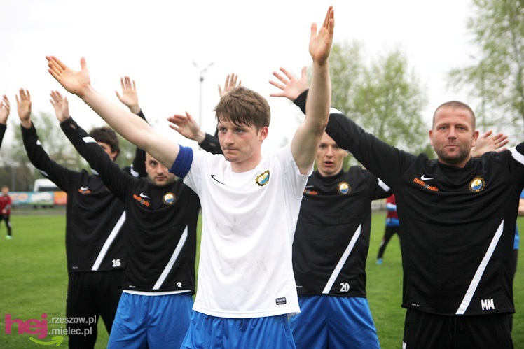 Zwycięski marsz piłkarzy Stali Mielec! Zwycięstwo w hicie kolejki!