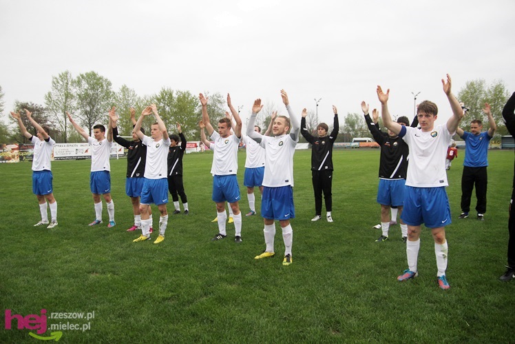 Zwycięski marsz piłkarzy Stali Mielec! Zwycięstwo w hicie kolejki!
