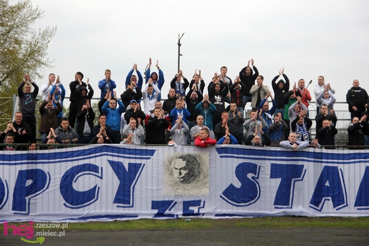 Zwycięski marsz piłkarzy Stali Mielec! Zwycięstwo w hicie kolejki!
