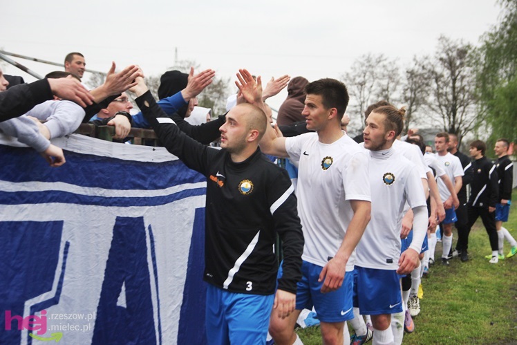 Zwycięski marsz piłkarzy Stali Mielec! Zwycięstwo w hicie kolejki!