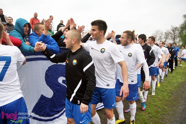 Zwycięski marsz piłkarzy Stali Mielec! Zwycięstwo w hicie kolejki!