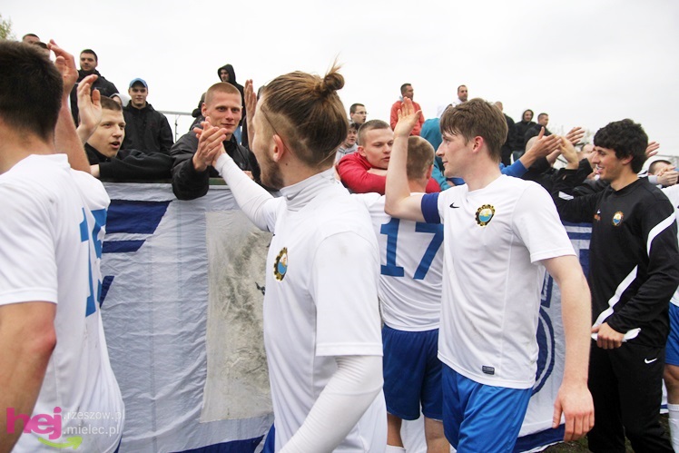 Zwycięski marsz piłkarzy Stali Mielec! Zwycięstwo w hicie kolejki!