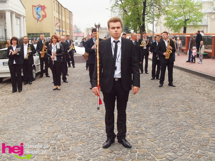 Mieleckie święto3 Maja obchodzone jak co roku. Msza, przemarsz, uroczystość pod pomnikiem